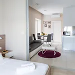 Luxury 4 Star In The Old Town Apartman