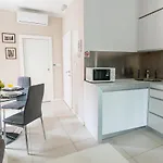 Luxury 4 Star In The Old Town Apartman *