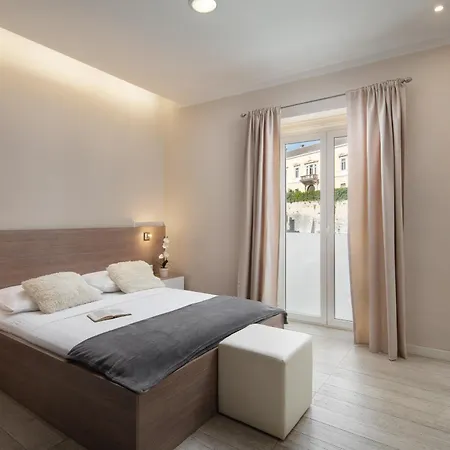 Luxury 4 Star In The Old Town Daire *