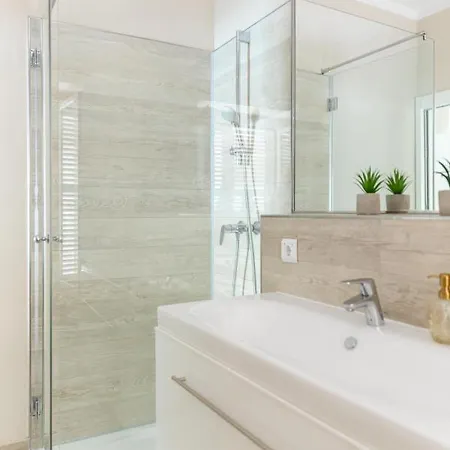 Luxury 4 Star In The Old Town Appartamento