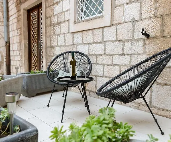 Апартаменты Luxury 4 Star In The Old Town Задар
