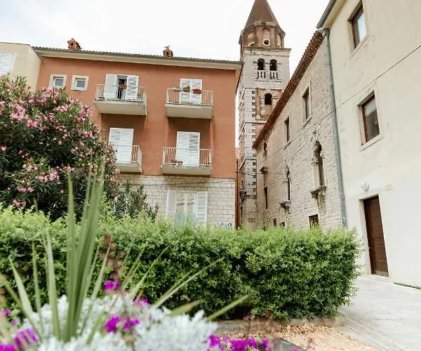 Luxury 4 Star In The Old Town Apartamento *